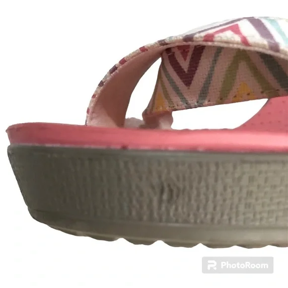 Crocs Leigh Fabric Multicolor Geometric Ankle Strap Platform Wedge Sandal Size 9 - Picture 9 of 13